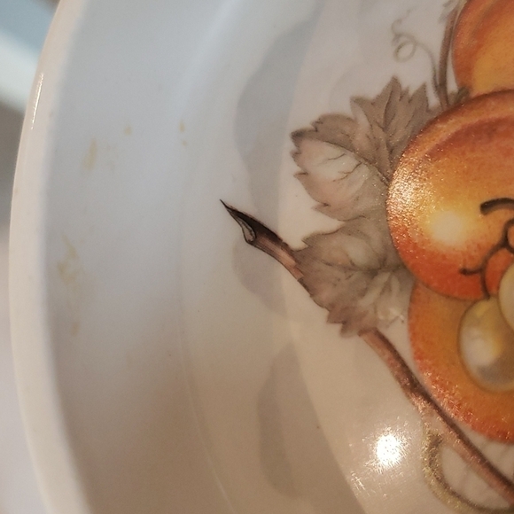 JOHNSON Bros. Ceramic fruit ashtray white 3.5" diam - Picture 10 of 10